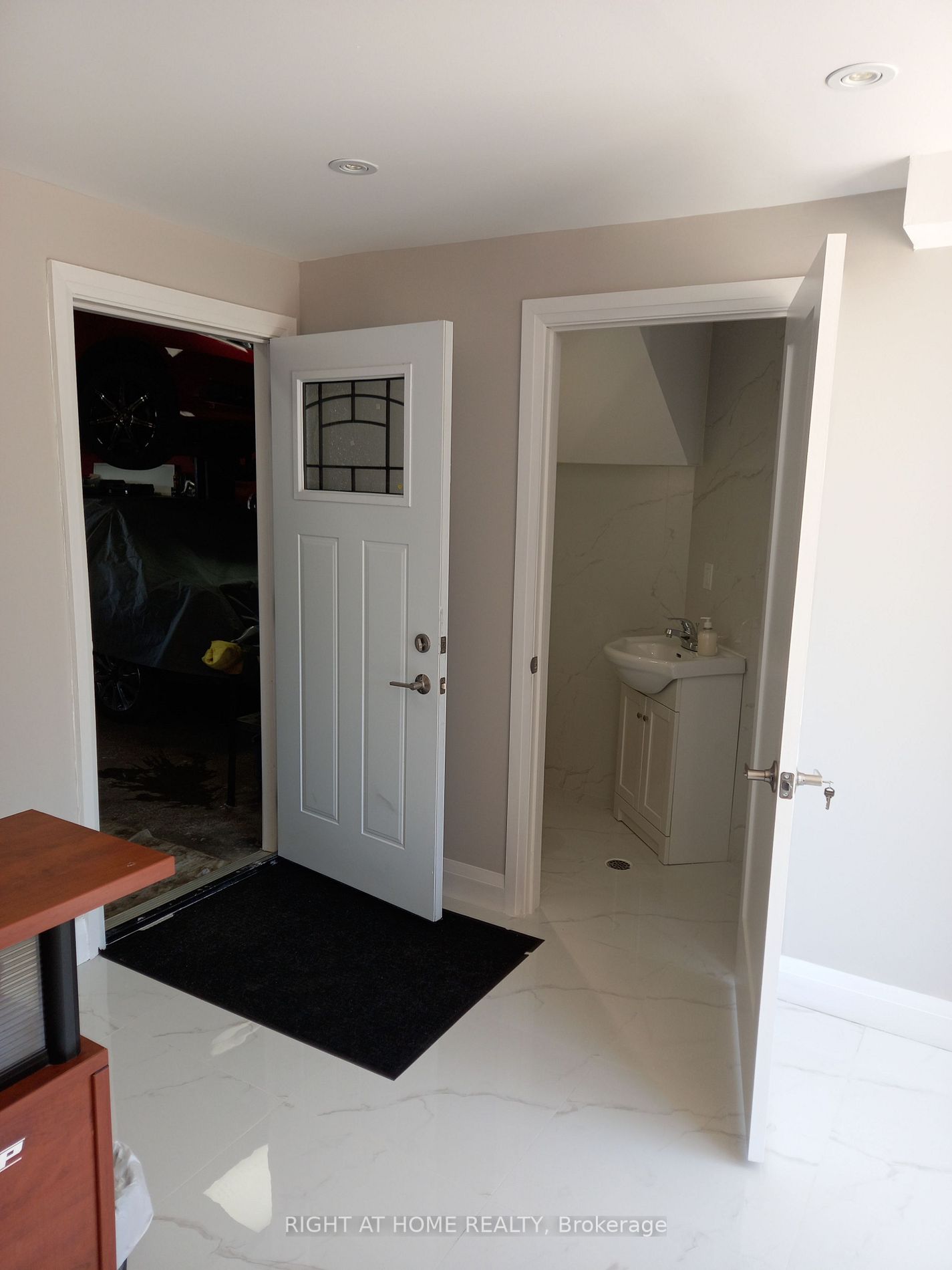 60 N Green Lane 16