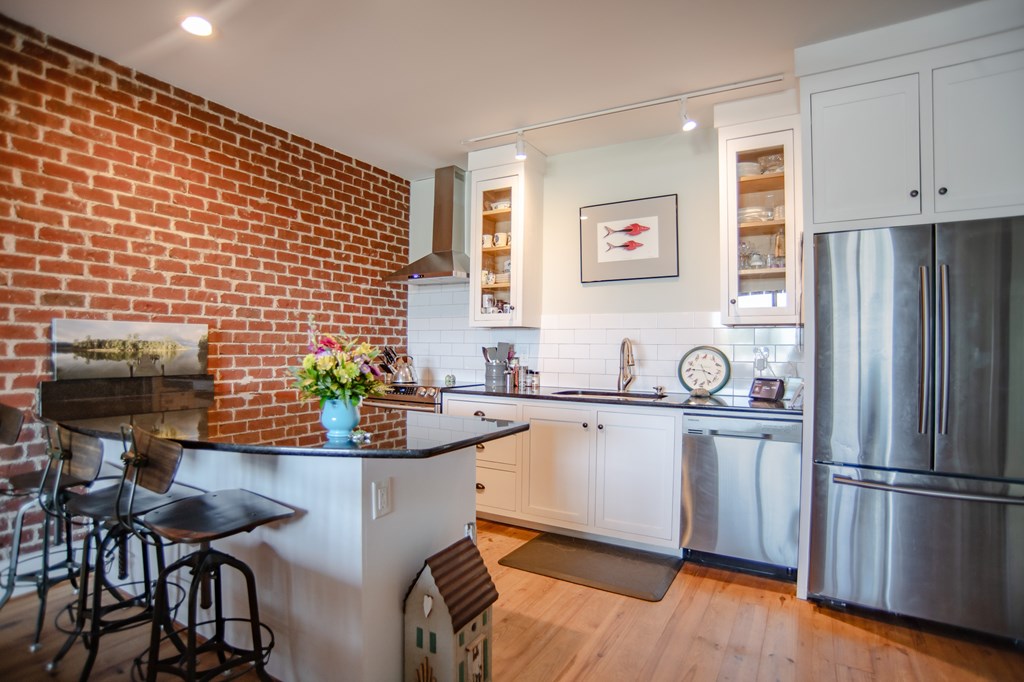 300 Mason Ave 3H