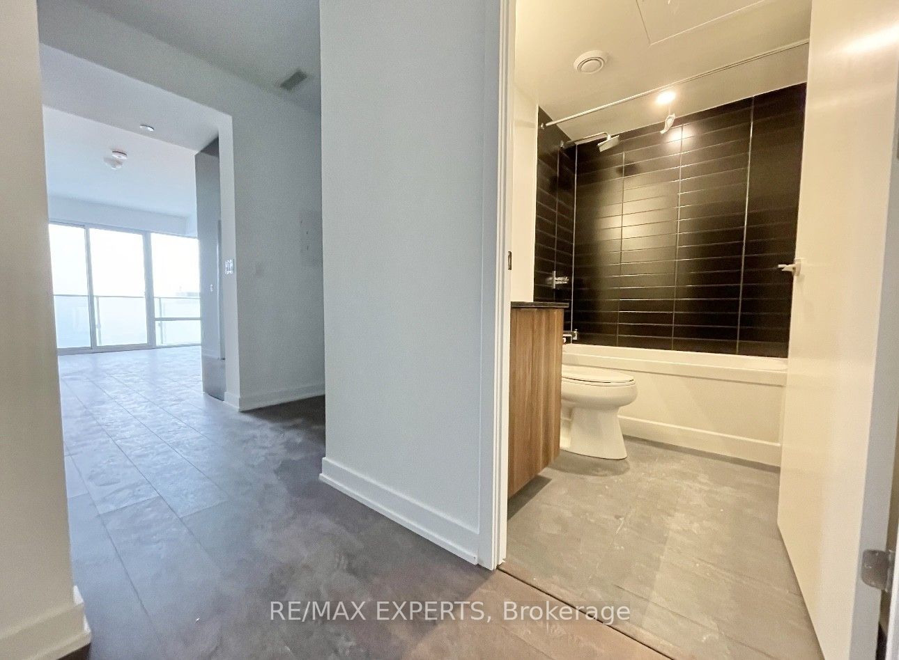 501 Yonge St 3213