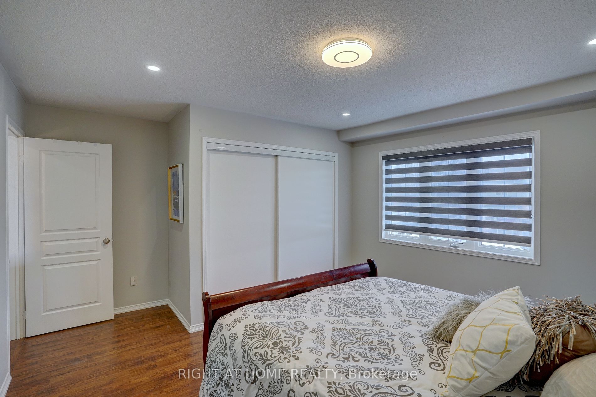 1087 Beneford Rd