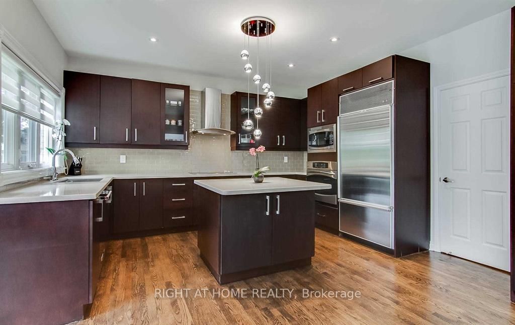 6 Dewbourne Ave