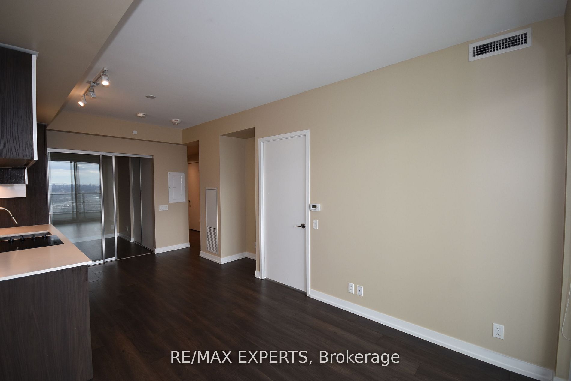 5 Buttermill Ave 5905