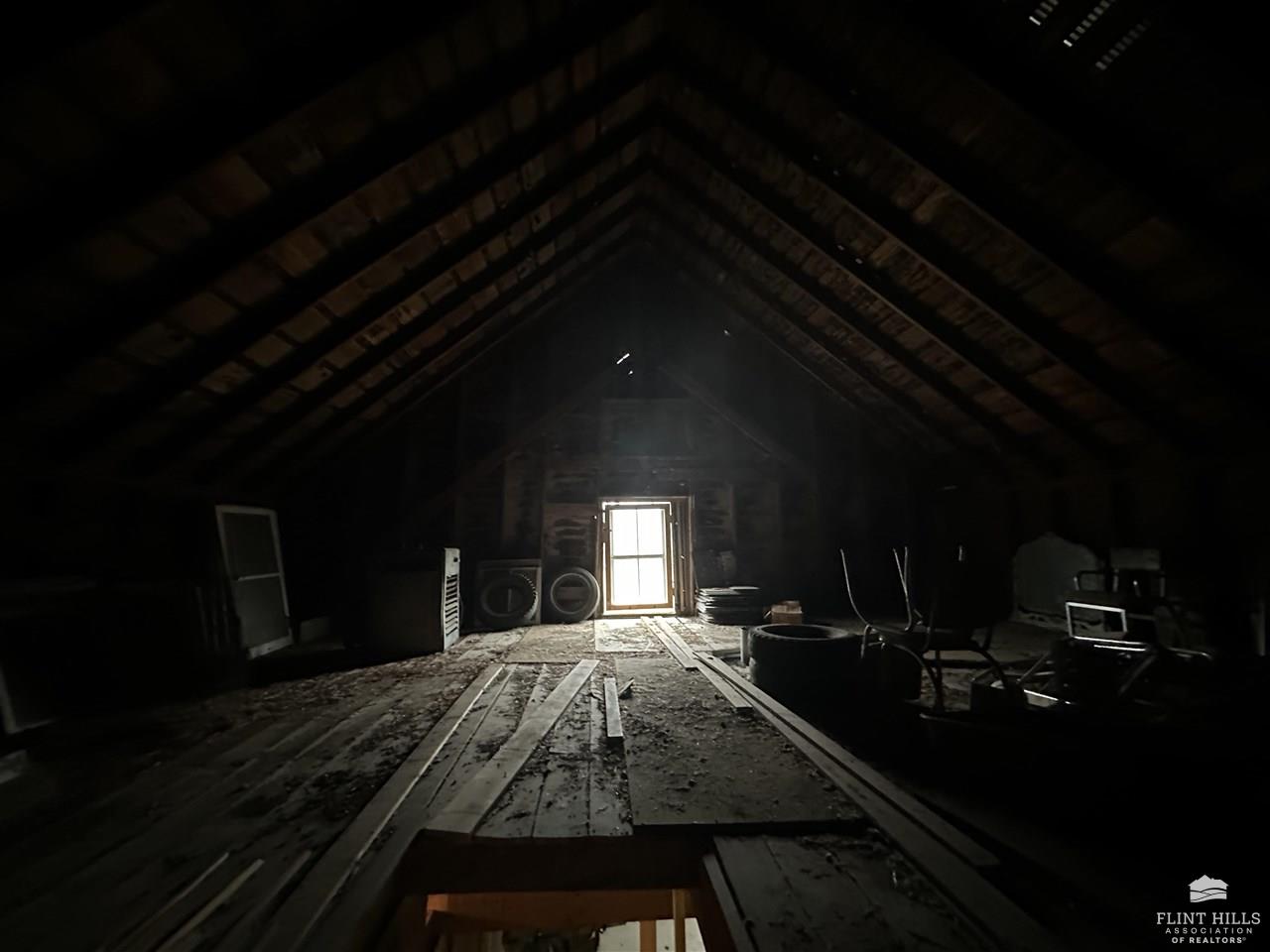 7100 Tuttle Creek Boulevard