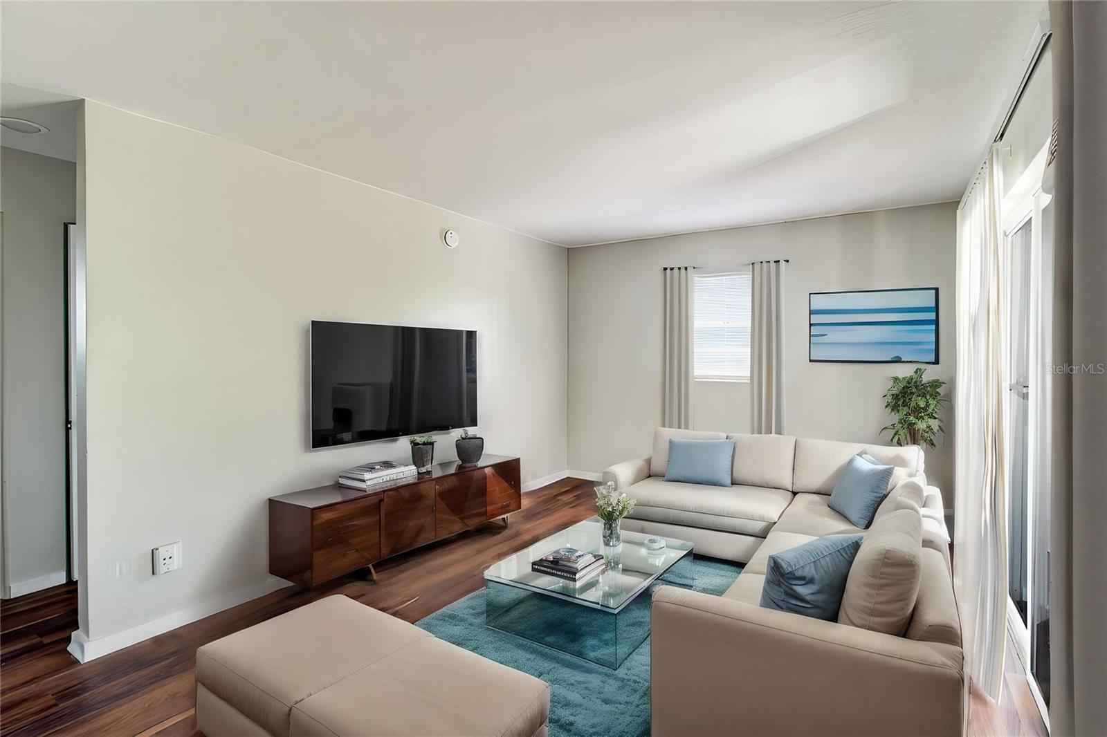 1341 West Pointe Drive 4