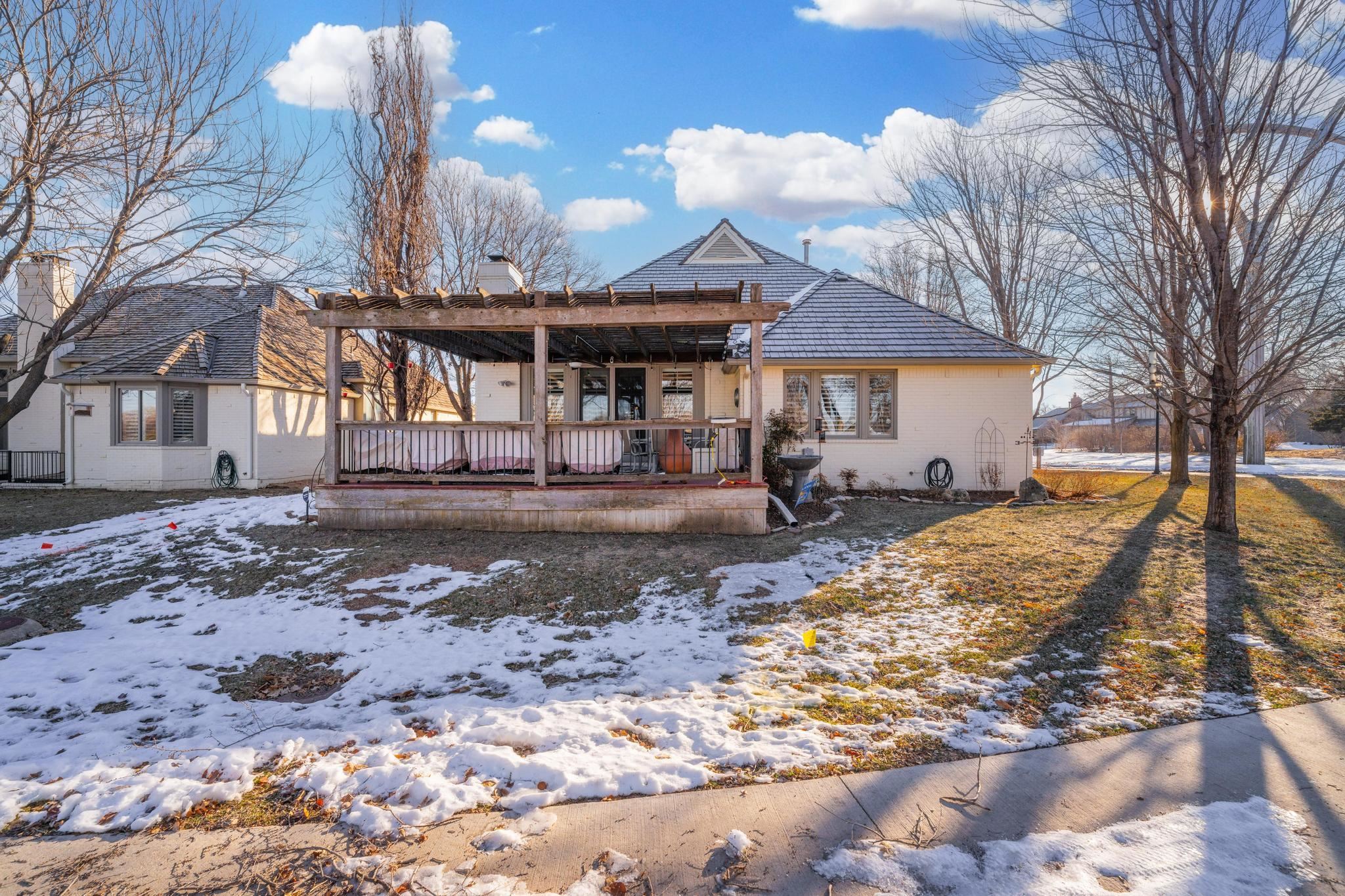 9402 E Woodspring St