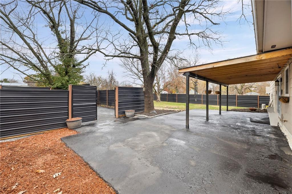 211 N Lincoln Street