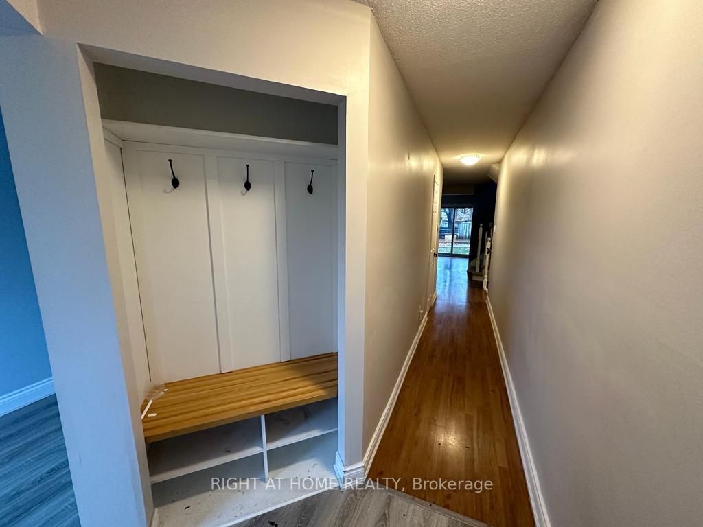 365 Tailfeather Cres 28