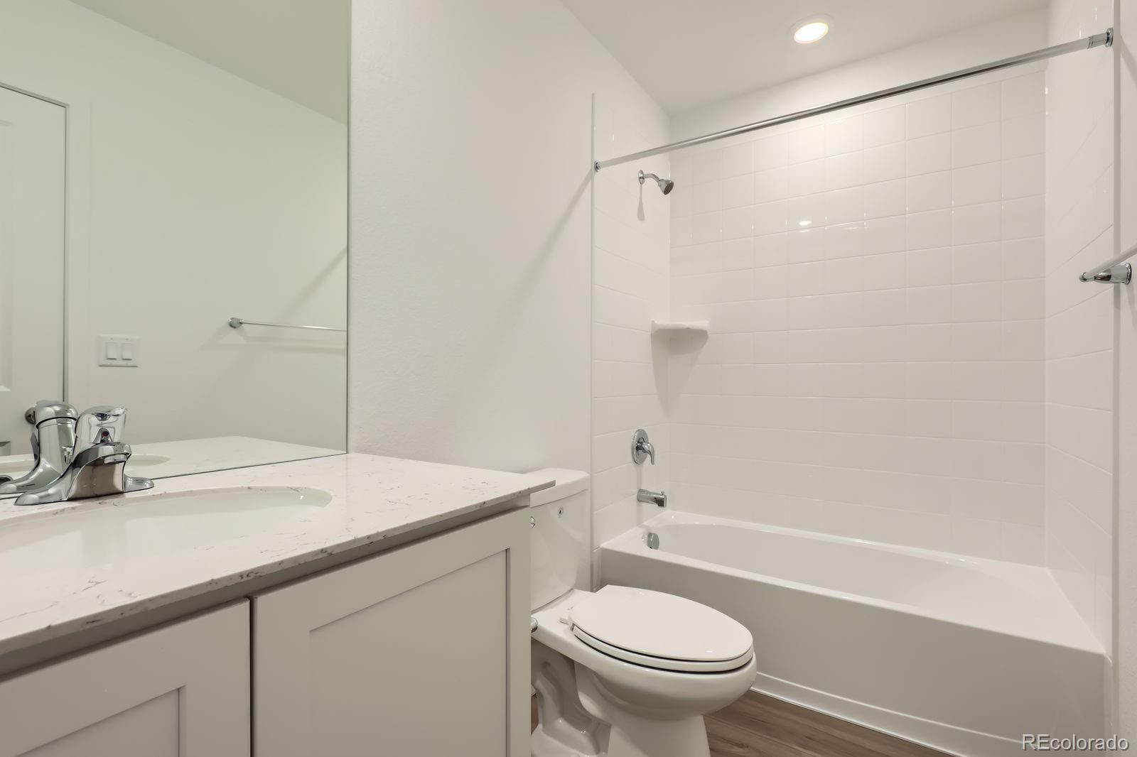 22094 E 39th Place