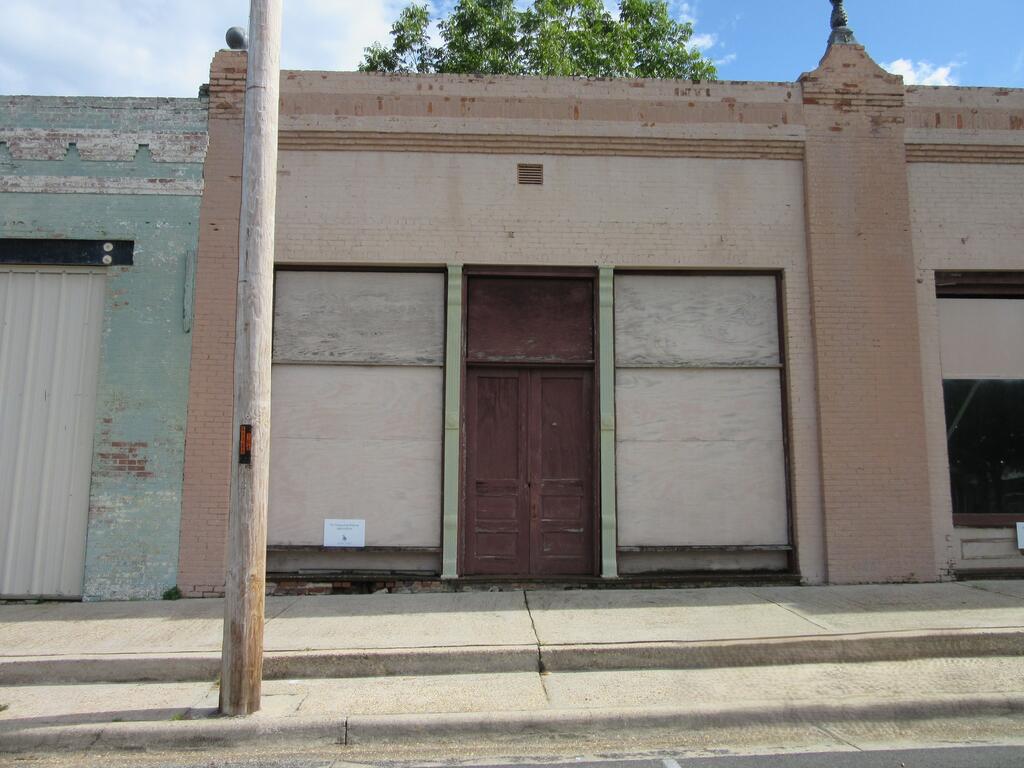 This unit is 1022 E Harris St. Also, the neighboring matching property is for sale for $35K (1018 E Harris St). This is your chance to own a commercial property in the heart of downtown Pavo, Ga..  Endless possibilities from commercial to residential living. Needs work—only shown by appointment.  Call today—special forms required before showing.  Property taxes are estimated.  Buyer to verify all information.   DO NOT ENTER PROPERTY