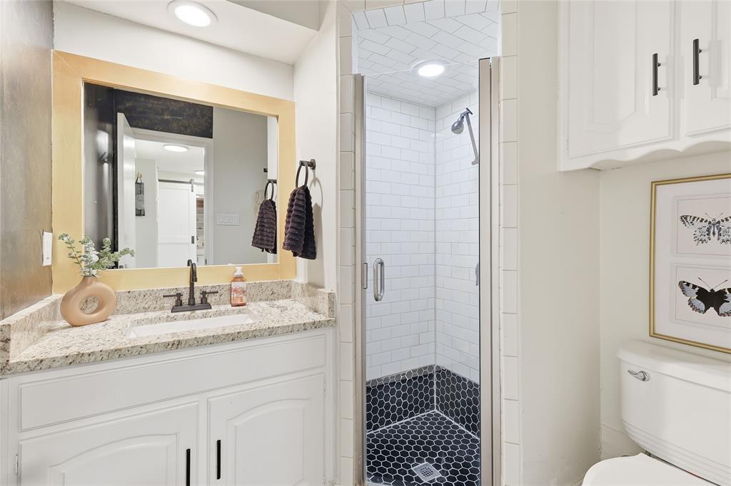 5008 Lake View Circle