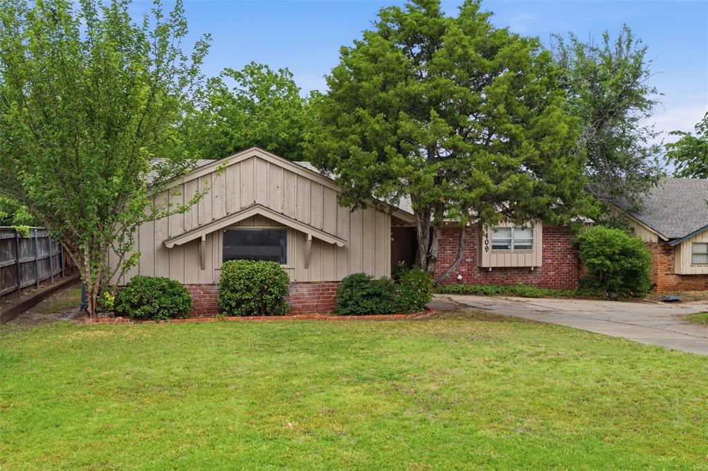 Located in downtown Nichols Hills, close to shopping, beautiful parks and restaurants, this one story home with 3 bedrooms and 2 bathrooms is ready for its next owner to make it their own home. French doors open up to covered patio and large backyard.  Wood floors throughout.  Inside utility and lots of storage incuding attic space.  Come see this home today.