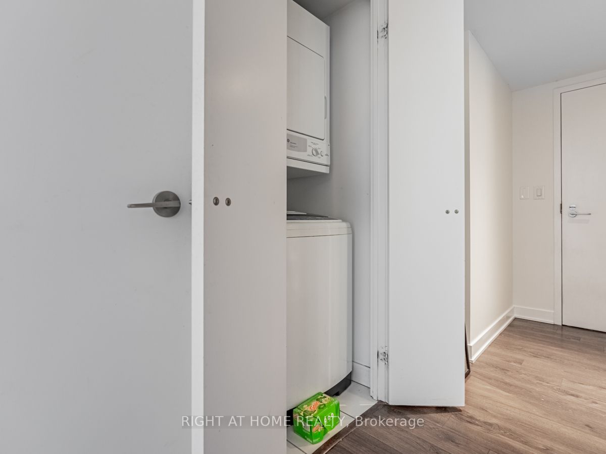 110 E Charles St 1508