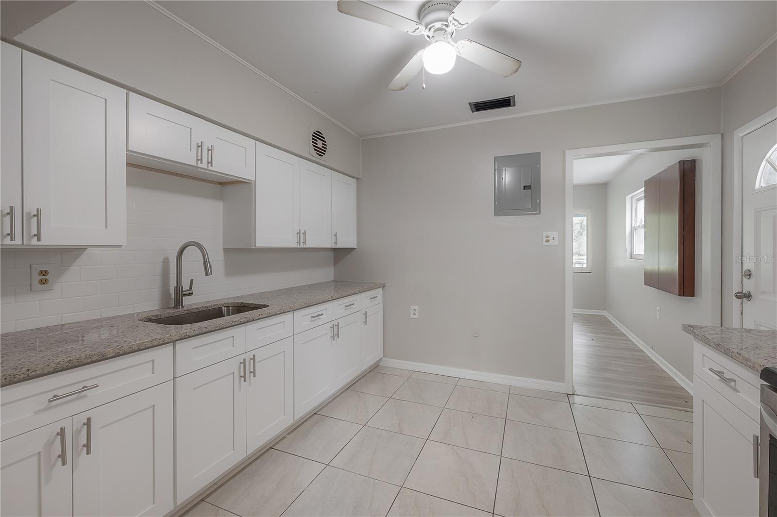 10411 N Woodmere Road