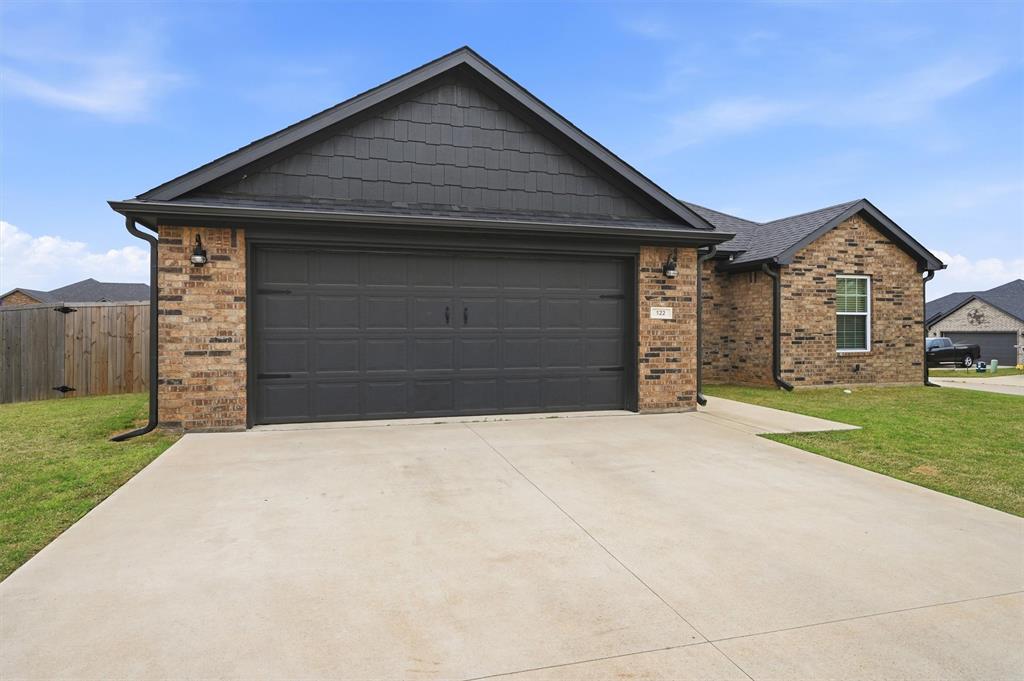 122 North Meadows