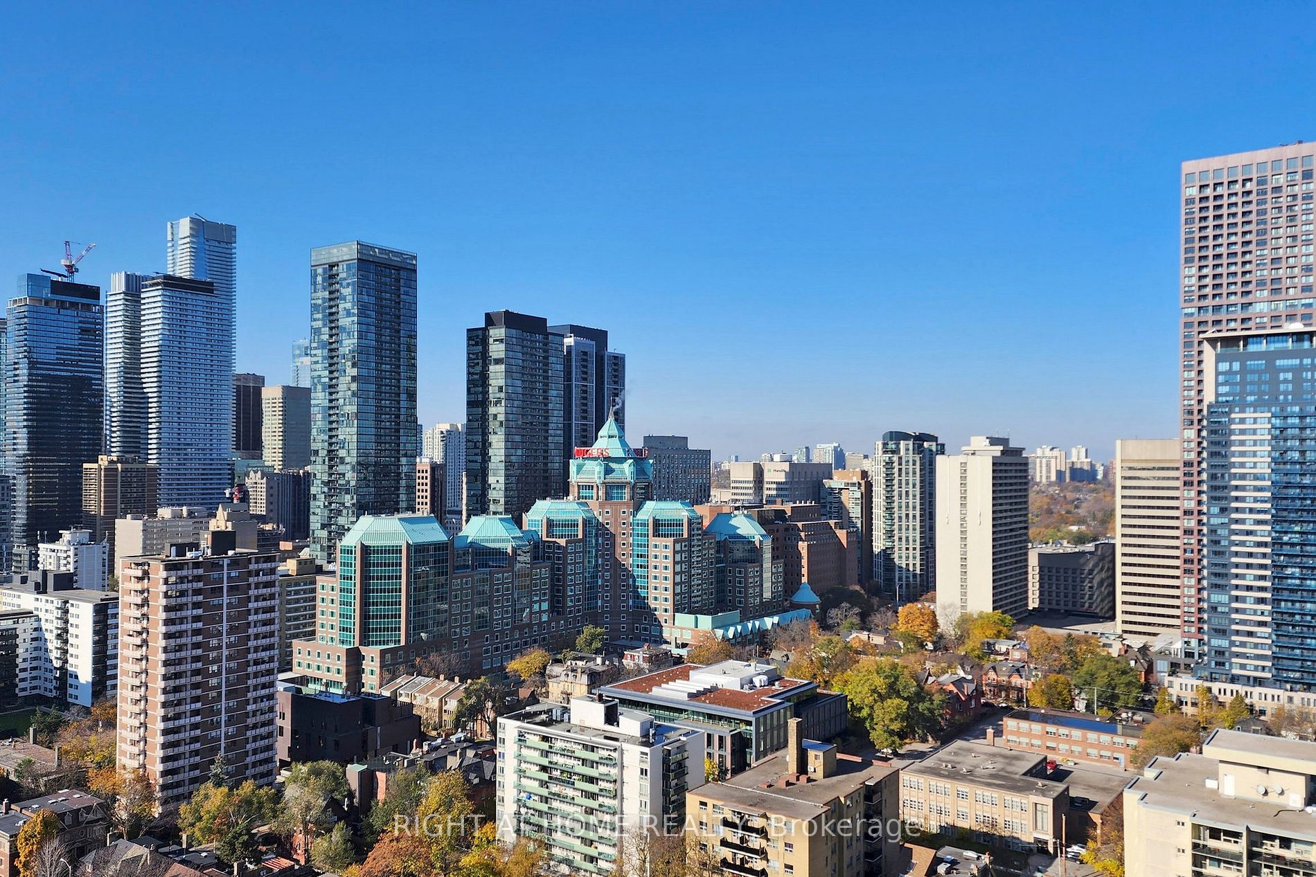 500 Sherbourne St 2402