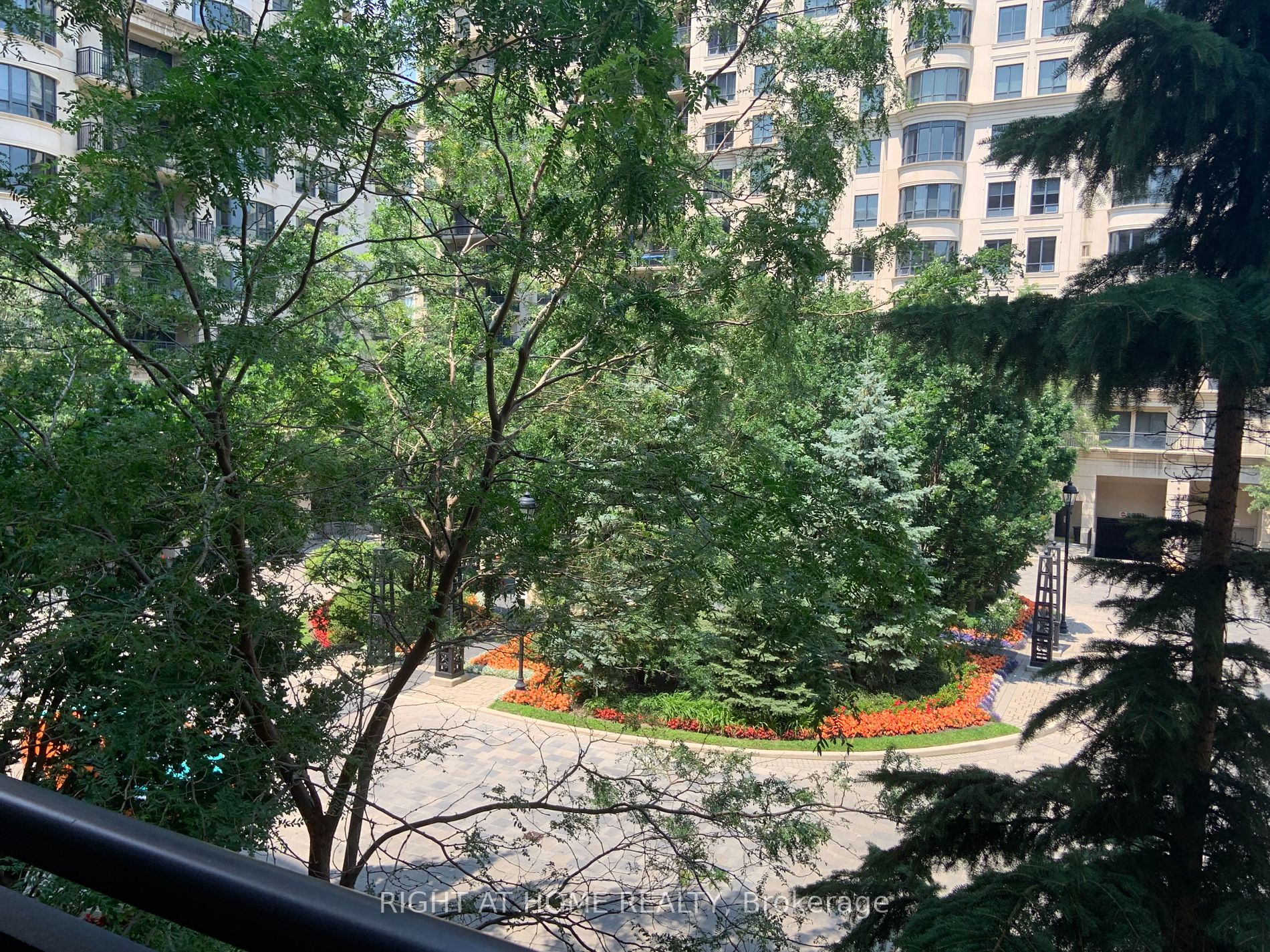 650 E Sheppard Ave 204