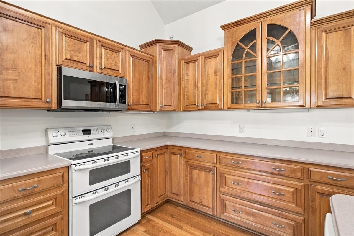 2440 Maple Grove Rd