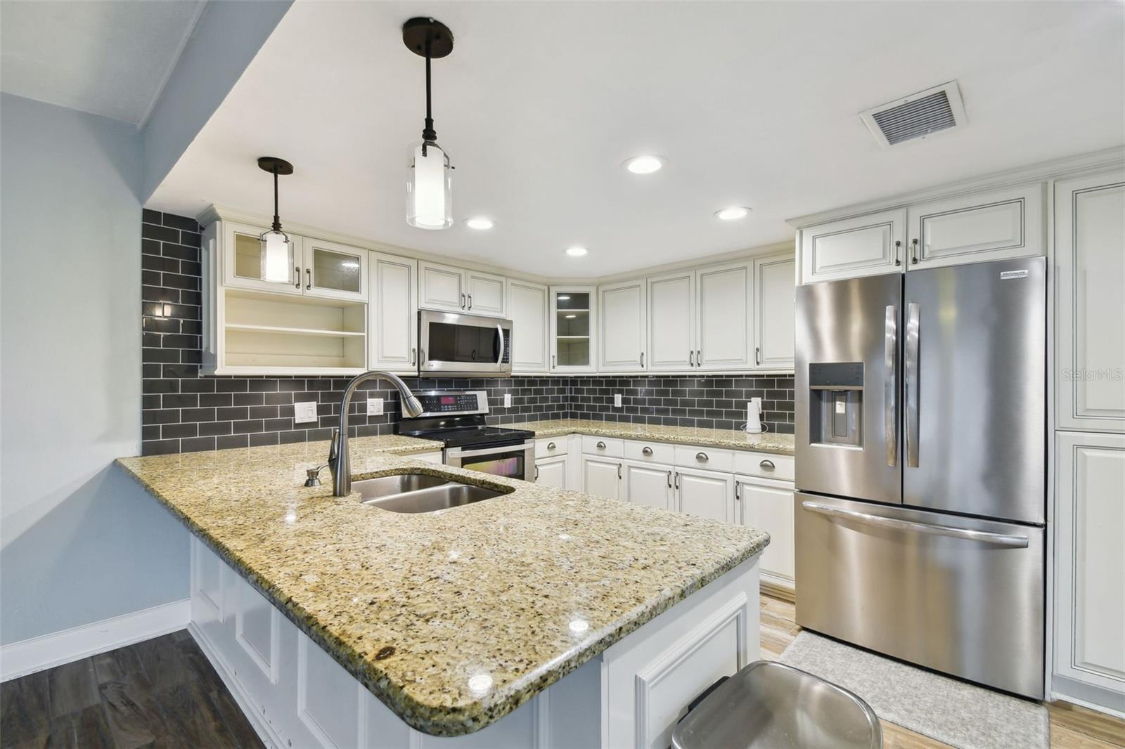 6109 Schooner Way