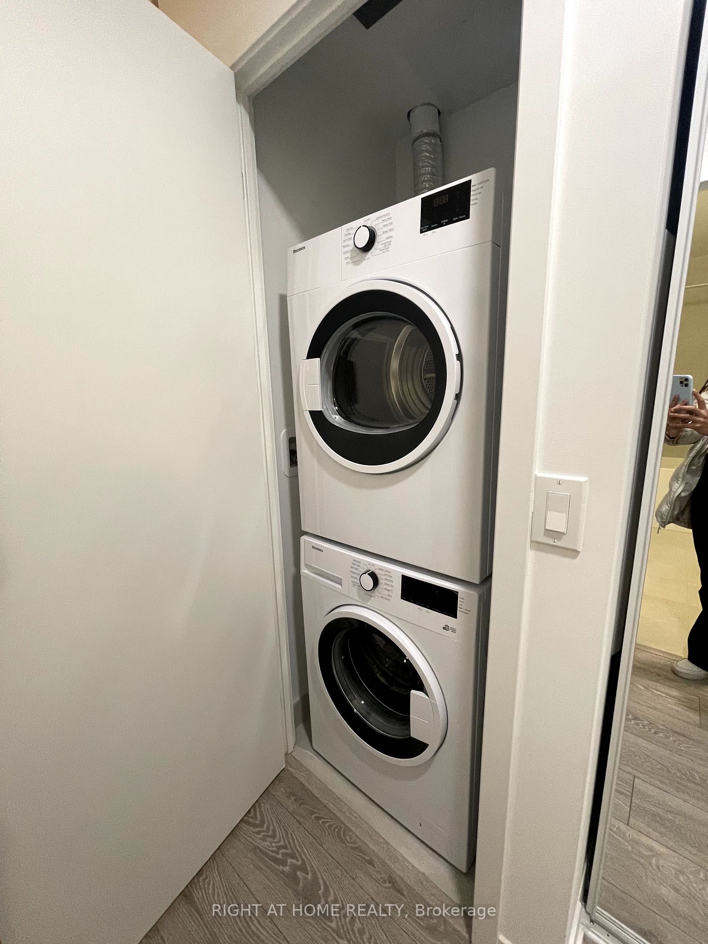 2020 Bathurst St 316