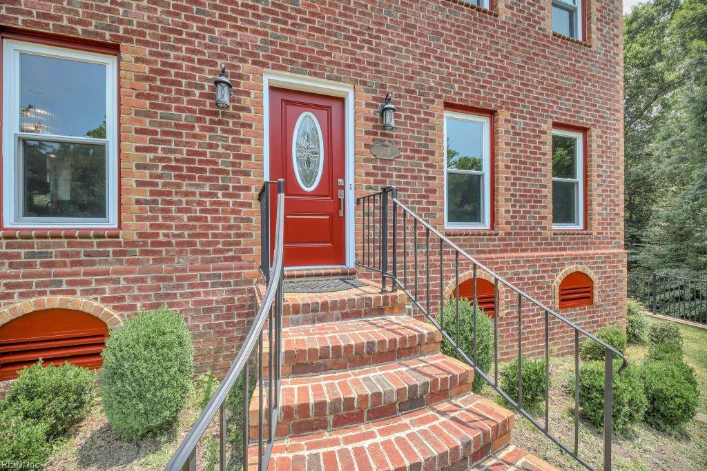 105 Londonderry Lane