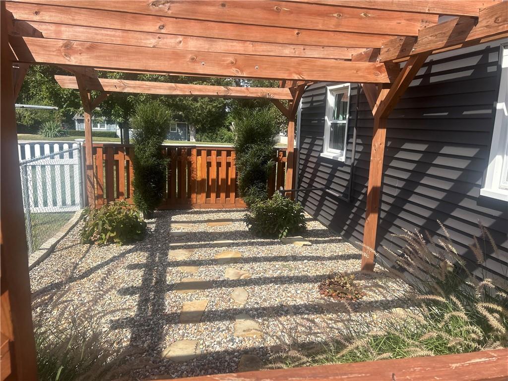 8105 N Summit Street