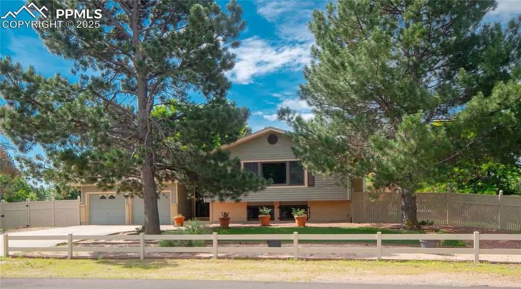 3620 E Cresta Loma Circle
