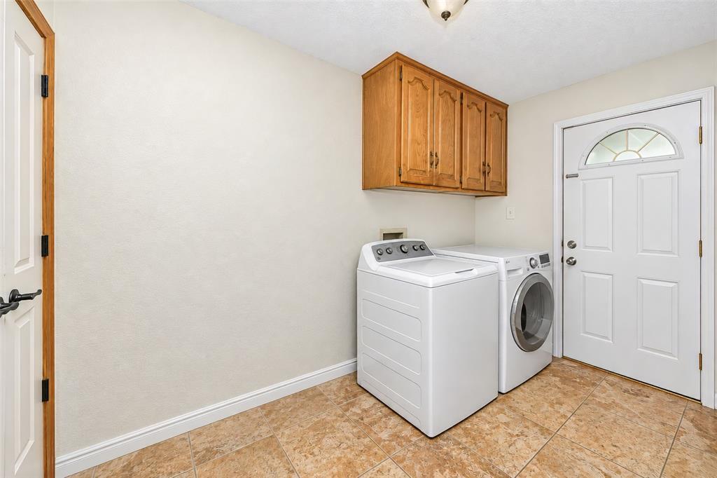 7505 Canyon Crest Court