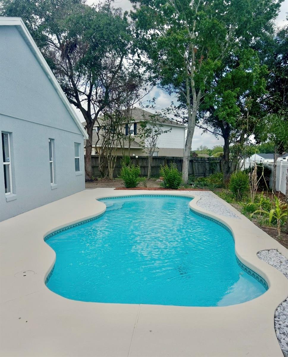 154 Woodbury Pines Circle