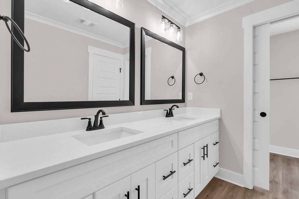203 E Gunnery Court