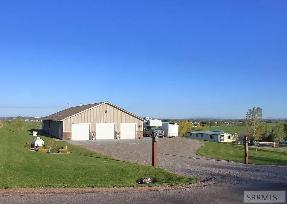 1184 N 1325 E