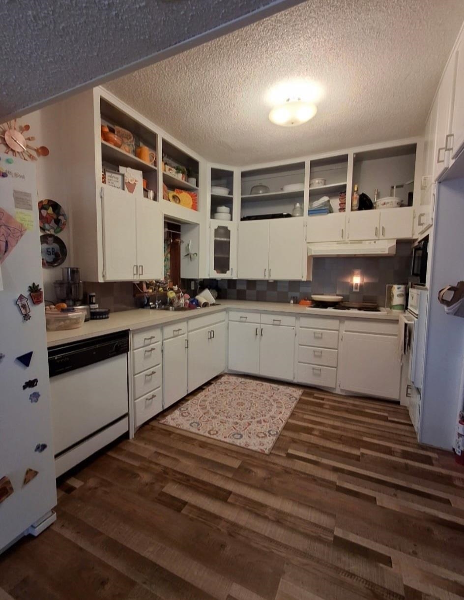 6946 Sunset Dr.