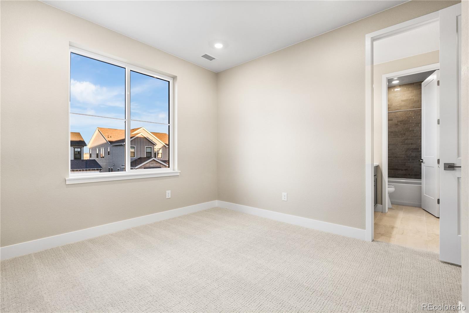 8778 Summerwalk Trail