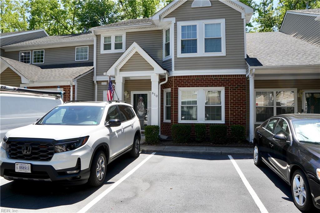 610 Station Square Court