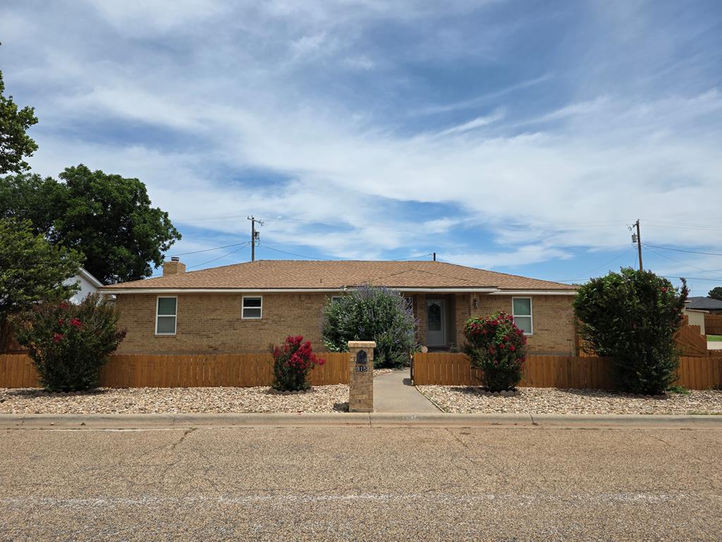 915 Brookside