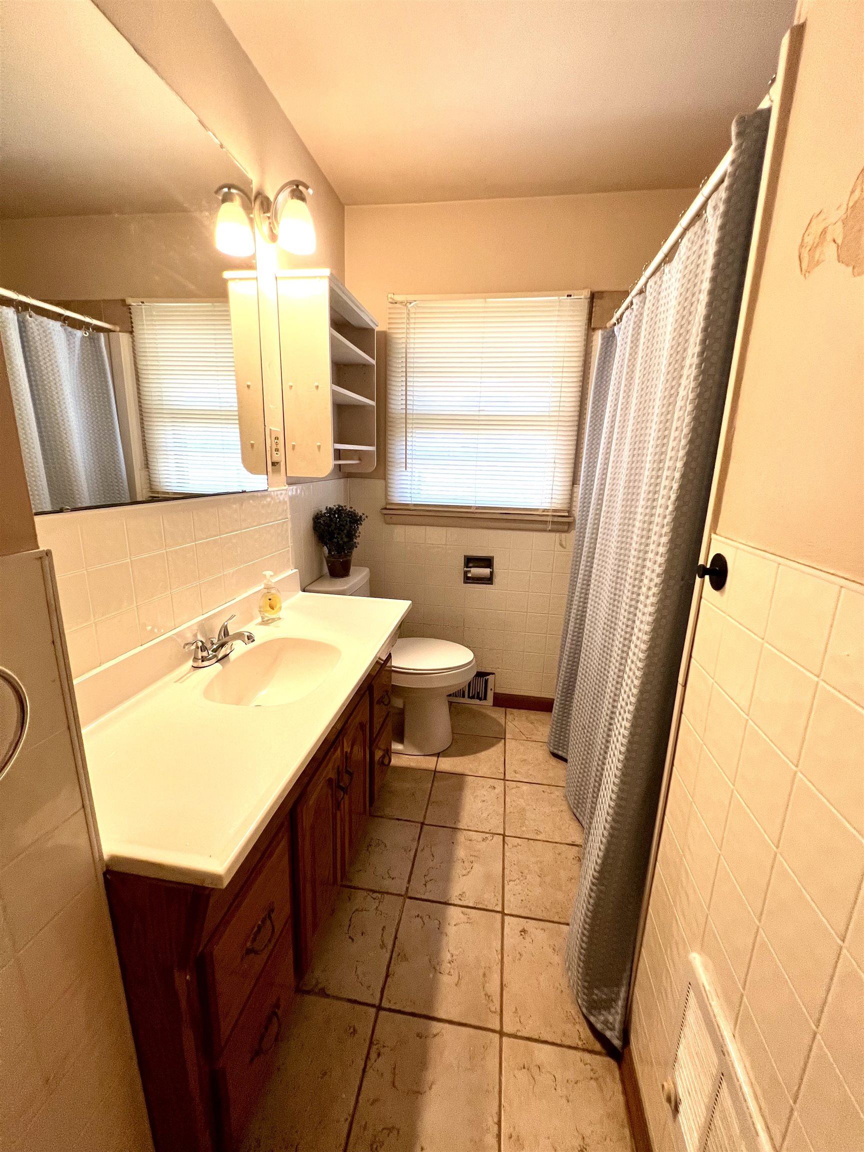 1124 N 7th