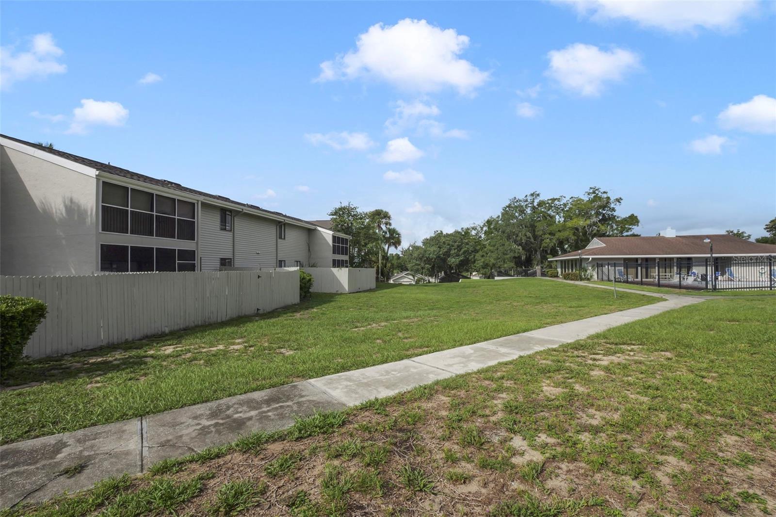 1412 Oak Place J