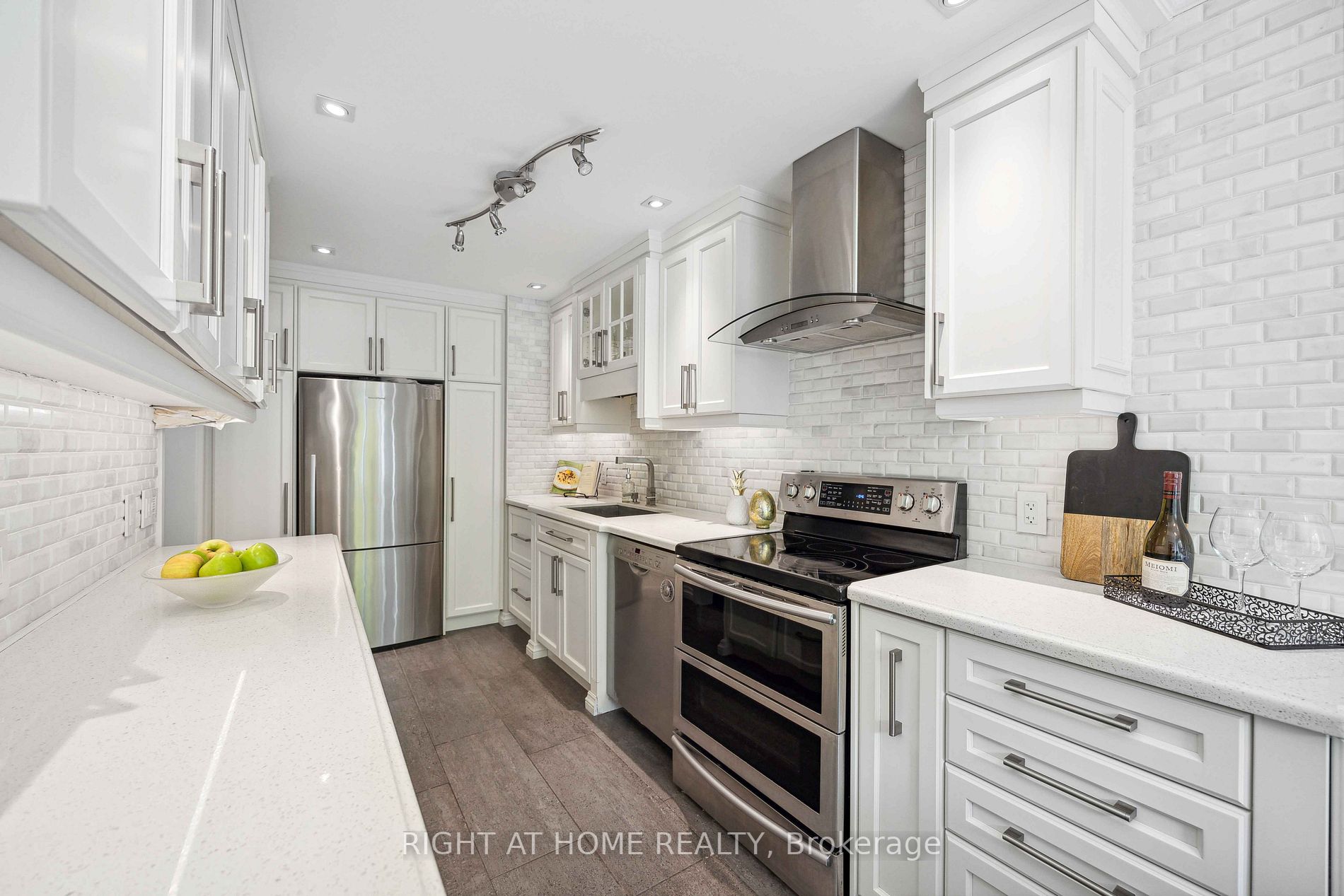212 Walmer Rd