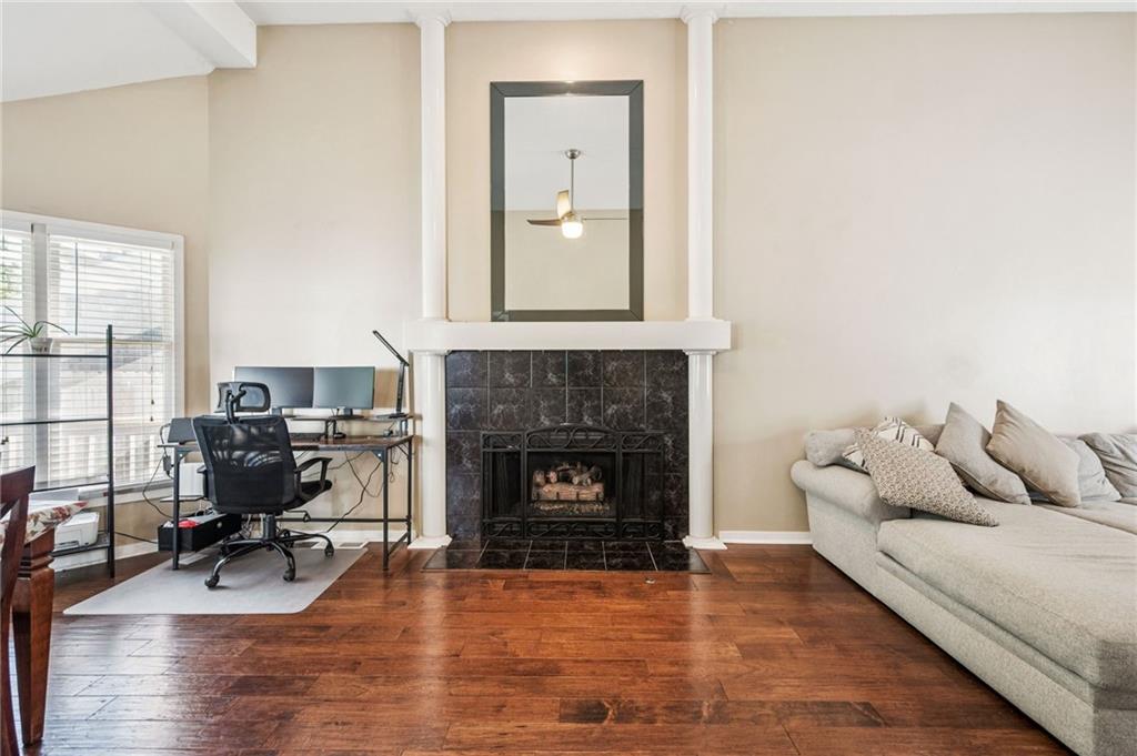 1507 Amesbury Avenue