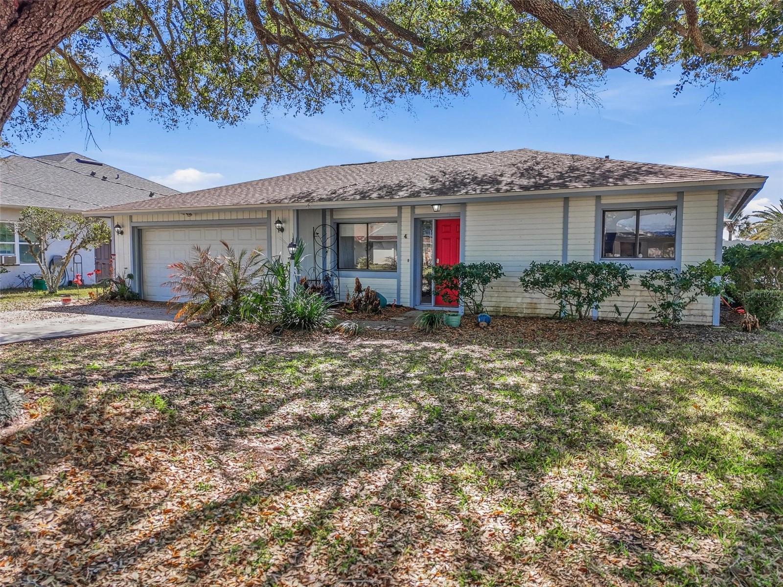 4 Coral Reef Court S