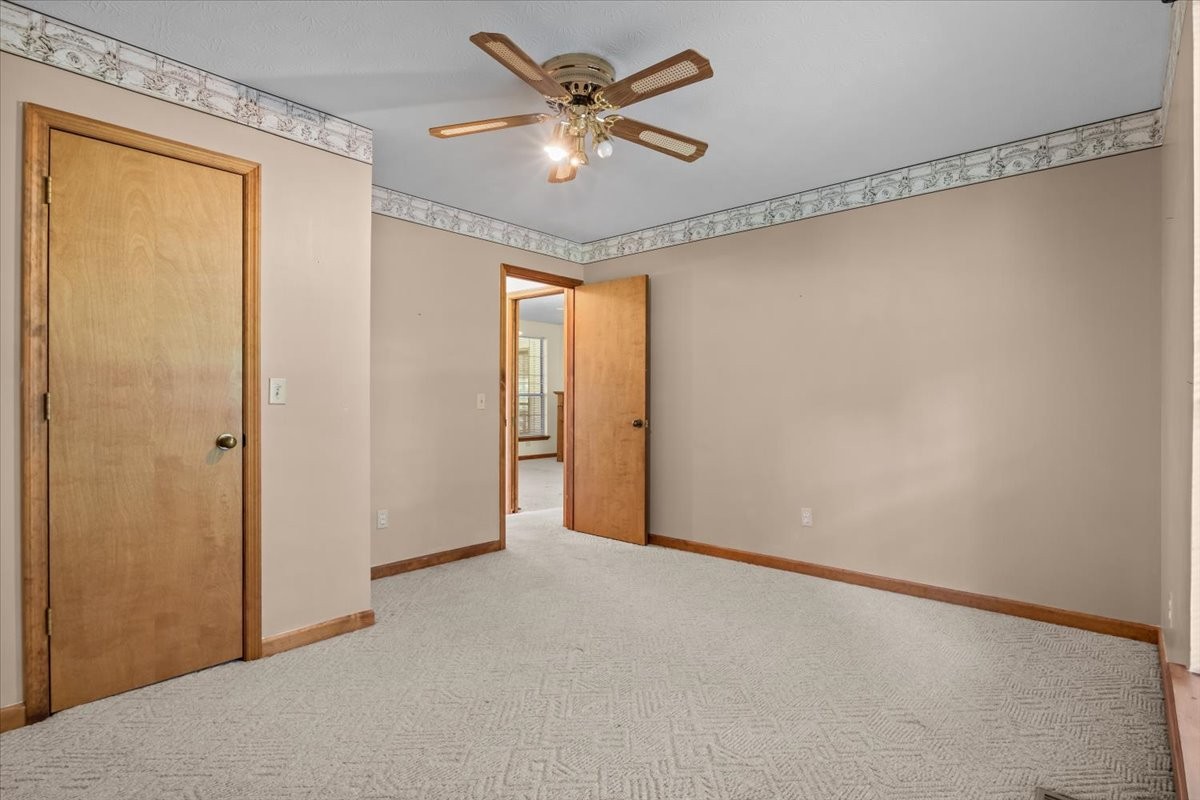 414 Valleywood Dr