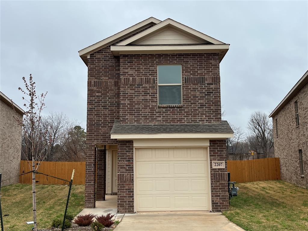 The Villages in Norman offers the Canelo floorplan with 3 beds 2 1/2 baths, 1203 sq ft with granite countertops, stainless steel appliances, energy-efficient features and premium flooring. A seamless layout that encourages family togetherness and makes entertainment easy. Bedrooms are separated from the main floor buzz, ideal for families.