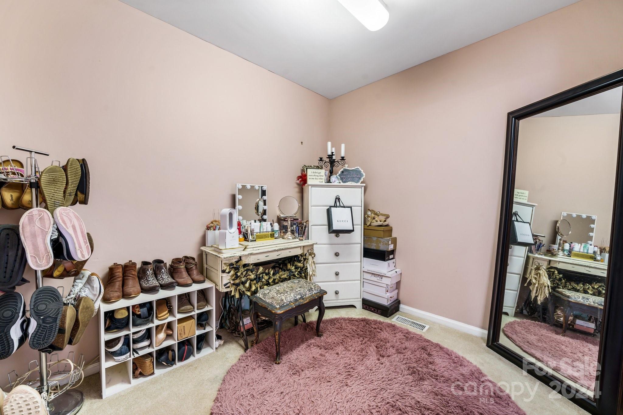 2461 Walt Arney Road
