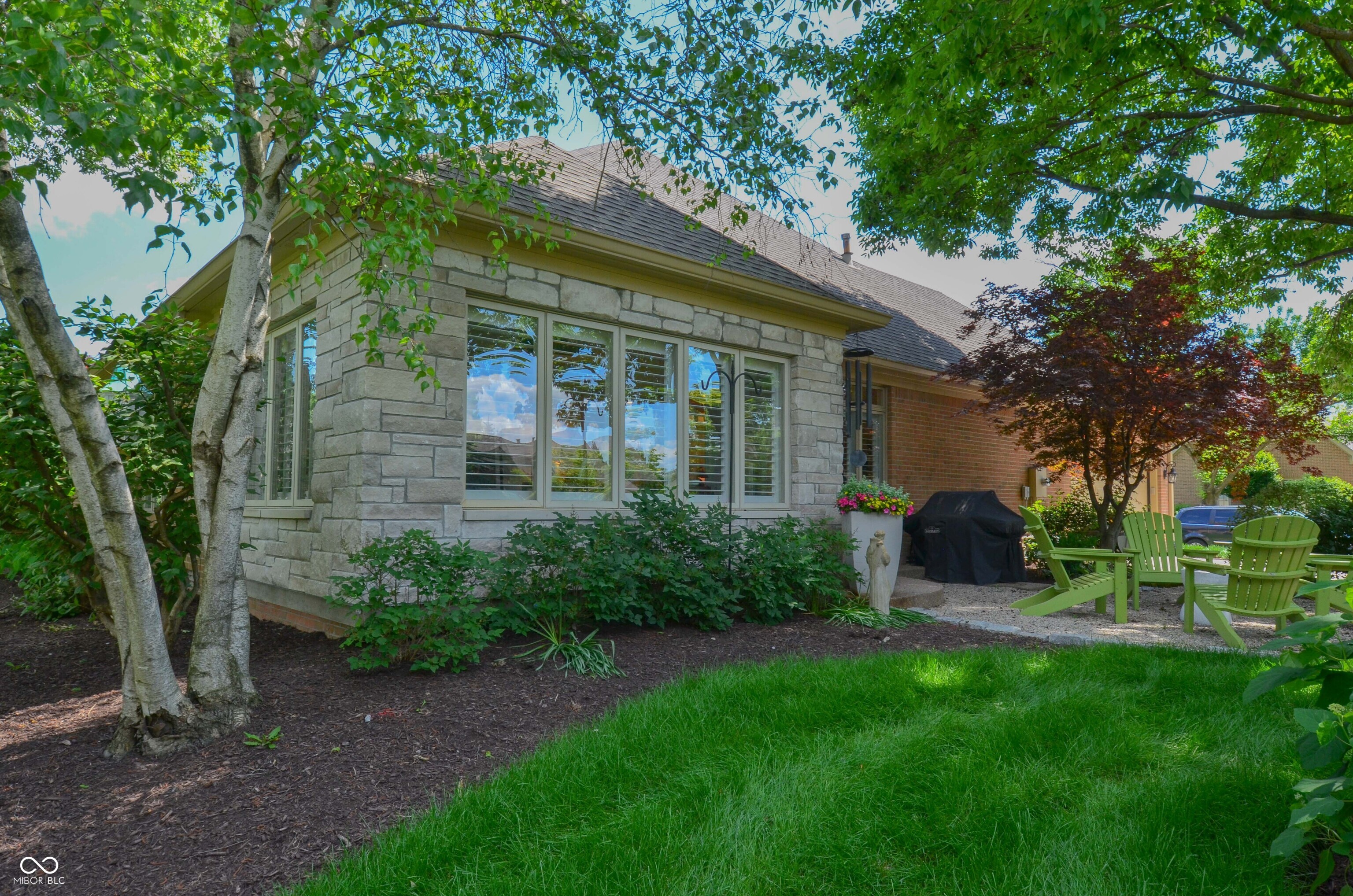 1738 Pathway Drive S