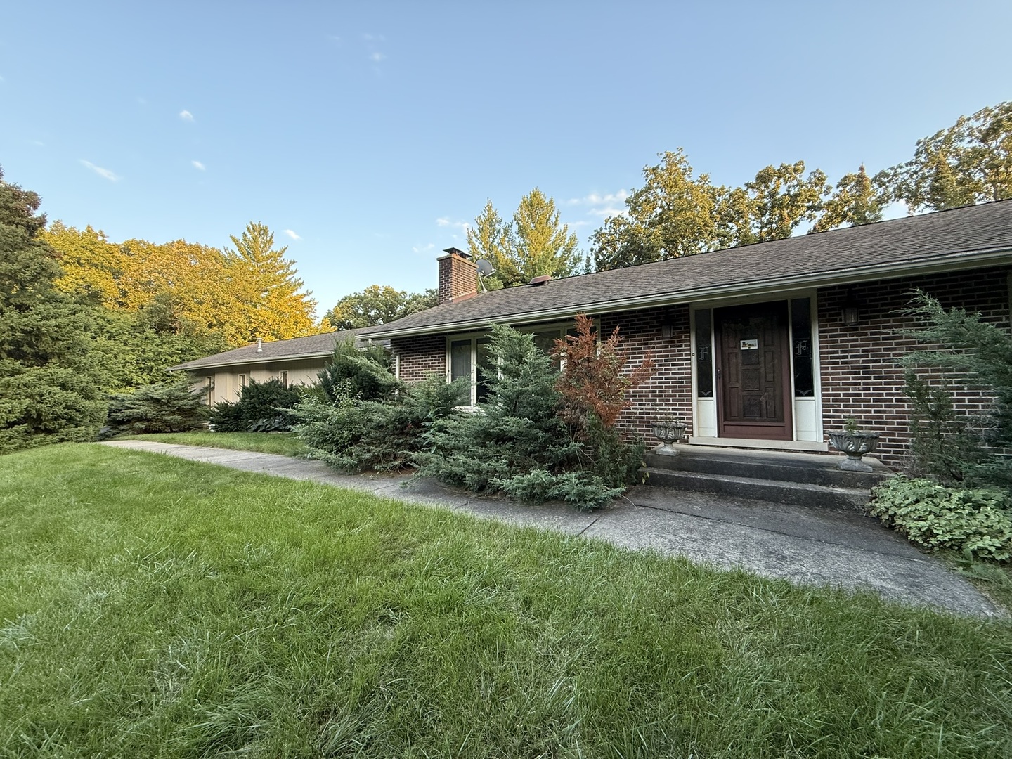 Welcome to Inverness' Mcintosch Subdivision. Beautiful, private 2.1 acre wooded lot. 4bed/3bath California style ranch 2,160 sq ft. Finished basement. Spacious heated 3 car garage. Enjoy summers in the in-ground pool 20x40 with diving board up to 9 feet deep perfect for entertainment. All just minutes from Inverness Golf Club, close to I-90 and Route 53.