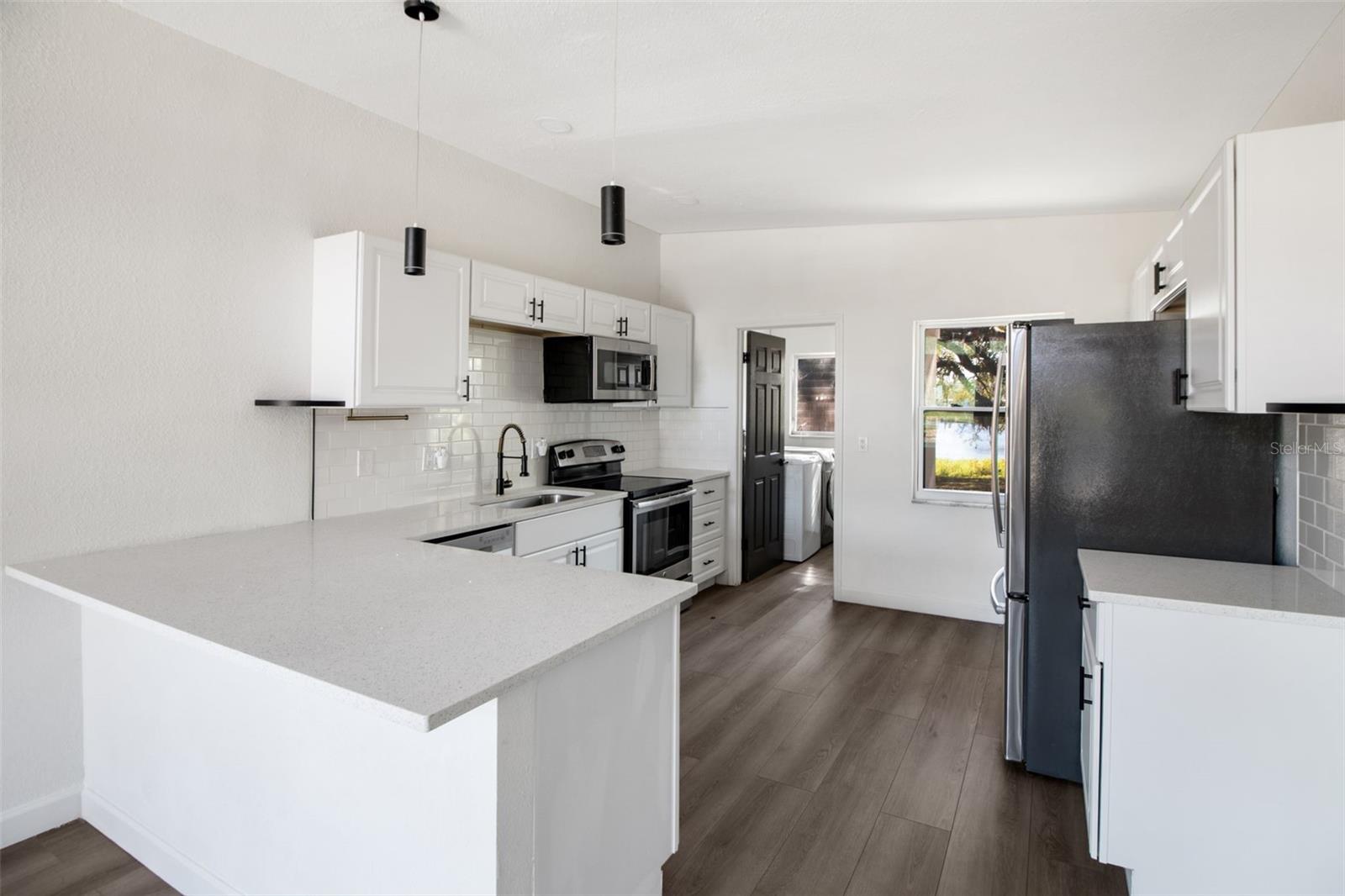1217-1219 Lakeside Drive