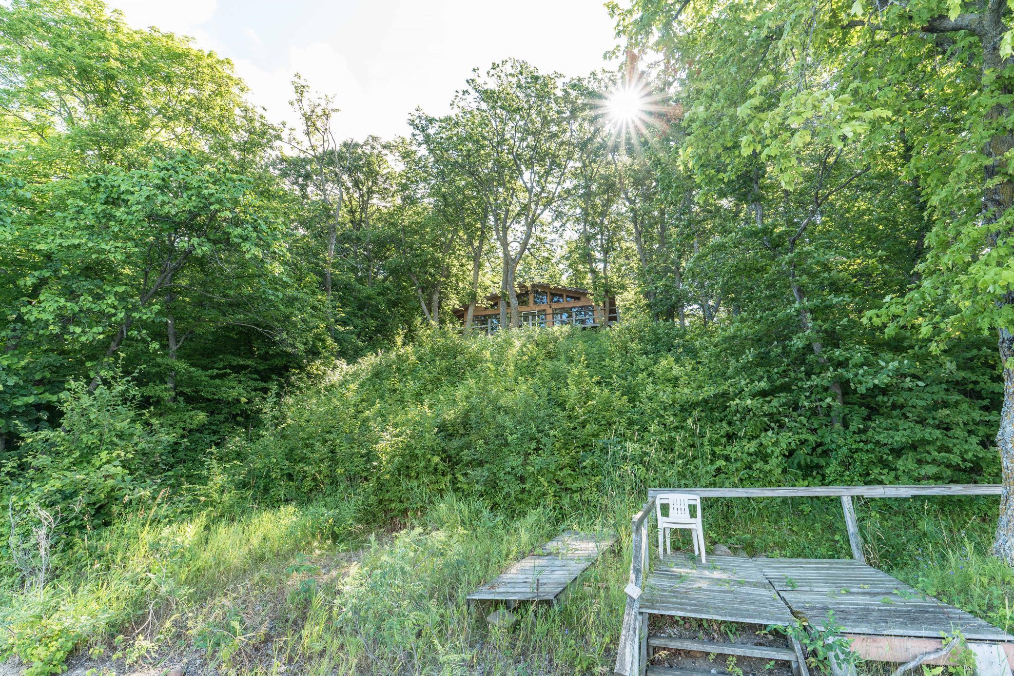 39060 Peninsula Lane