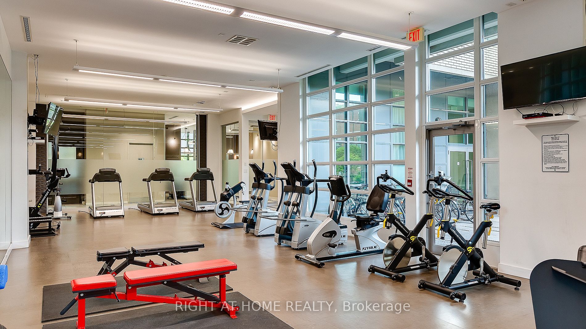 380 Macpherson Ave 314