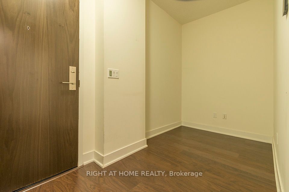 88 E Sheppard Ave 3204