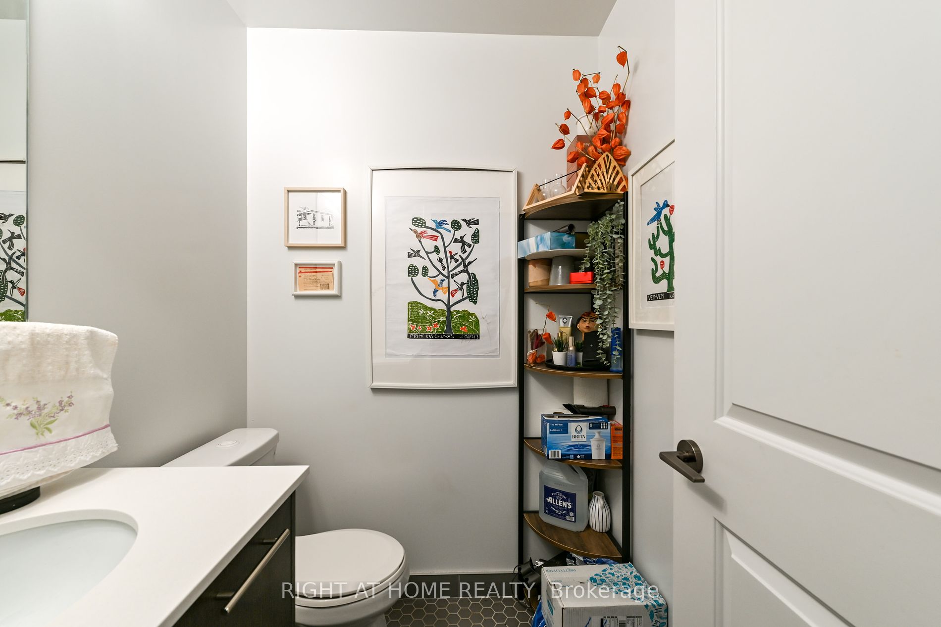 11 Lillian St 1008
