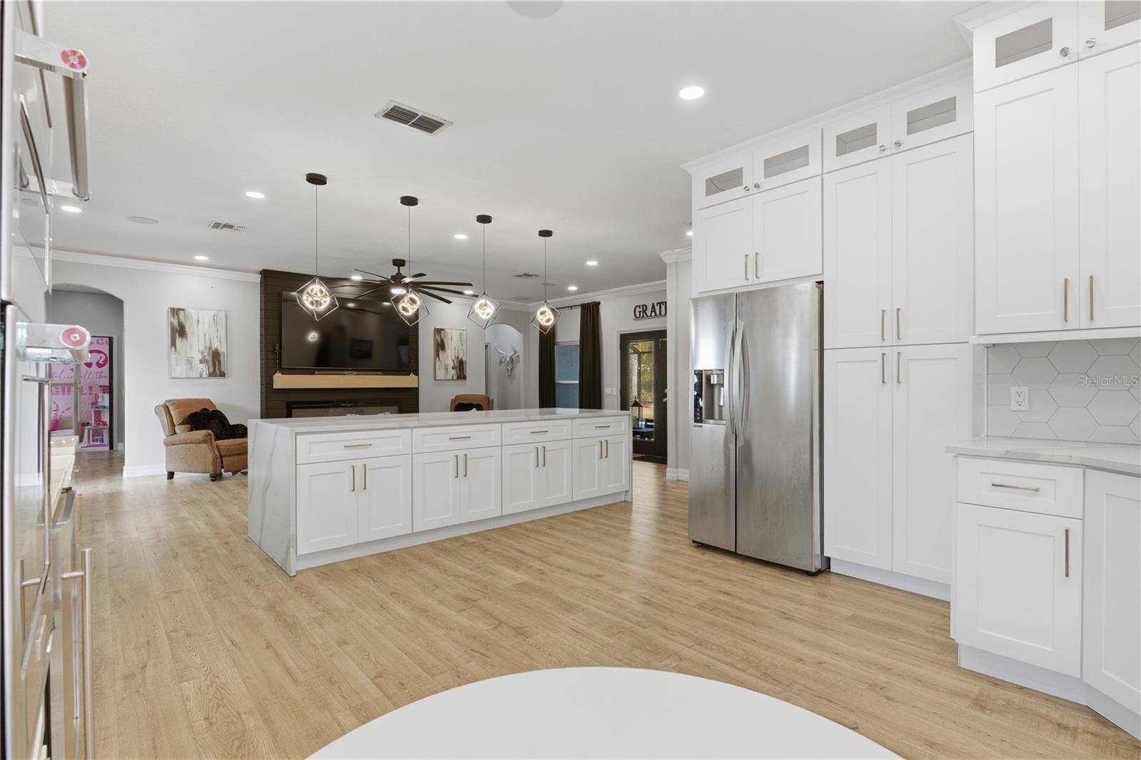 4575 Lake Shore Drive